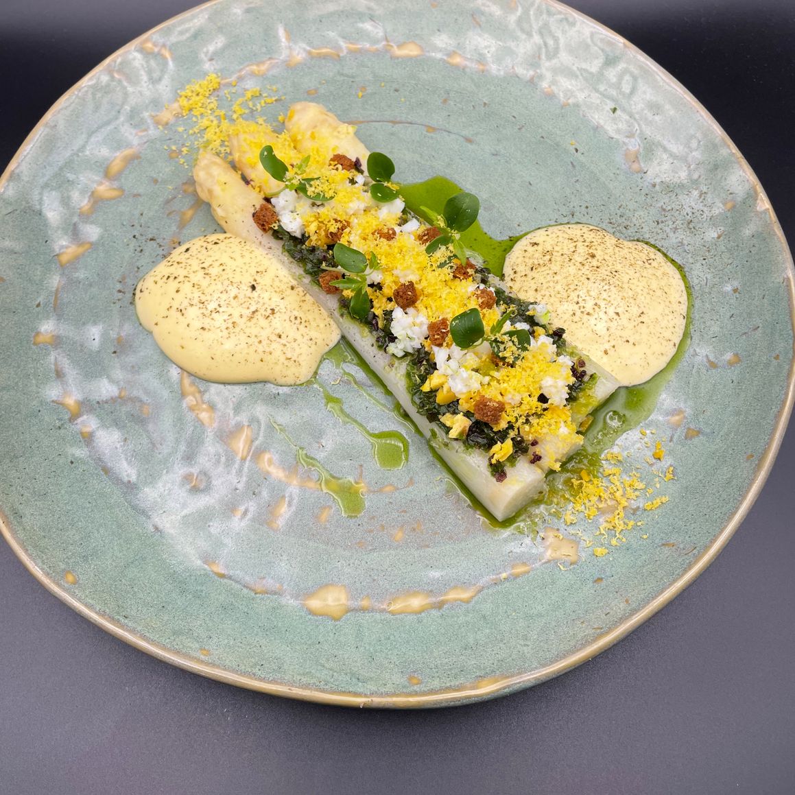 Asperges blanches façon mimosa
